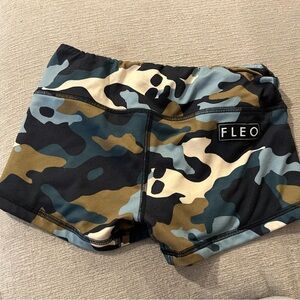 Camo Fleo Shorts - Small